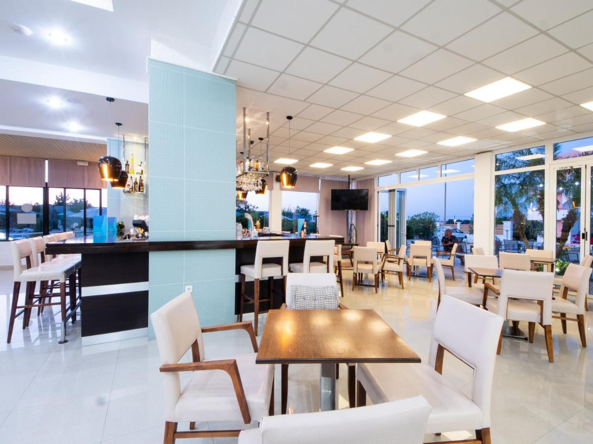 פליראקי Lymberia Hotel מראה חיצוני תמונה
