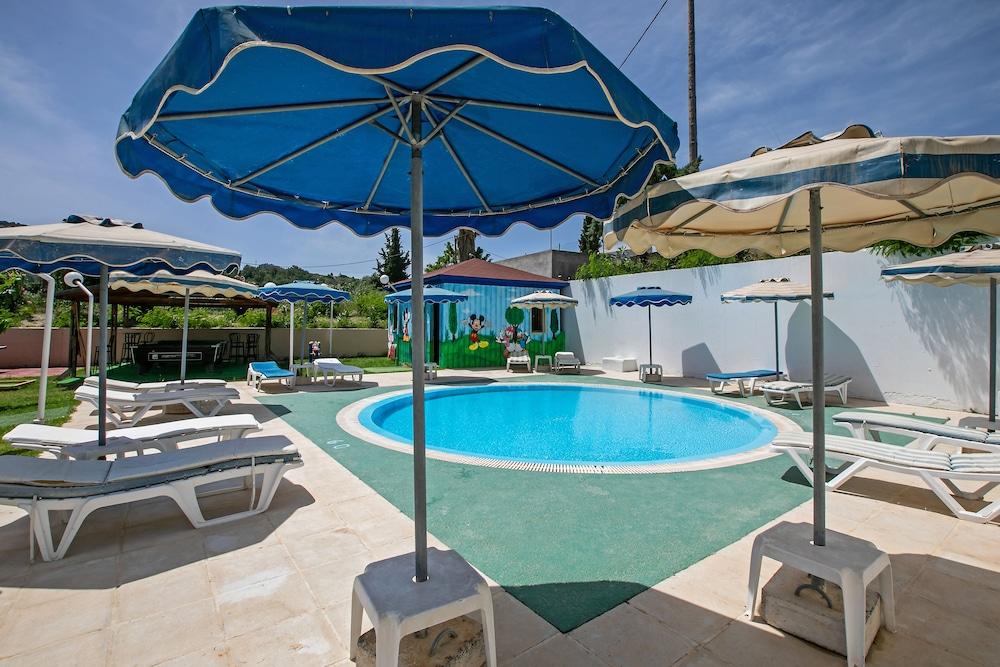 פליראקי Lymberia Hotel מראה חיצוני תמונה